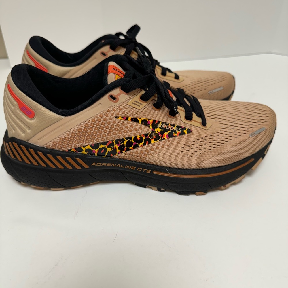 Brooks Adrenaline GTS 22